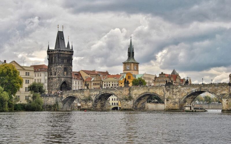 Prague travel guide, attractions in Prague, best places to eat in Prague, where to stay in Prague, visiting Prague tips, Prague Attractions, Featured