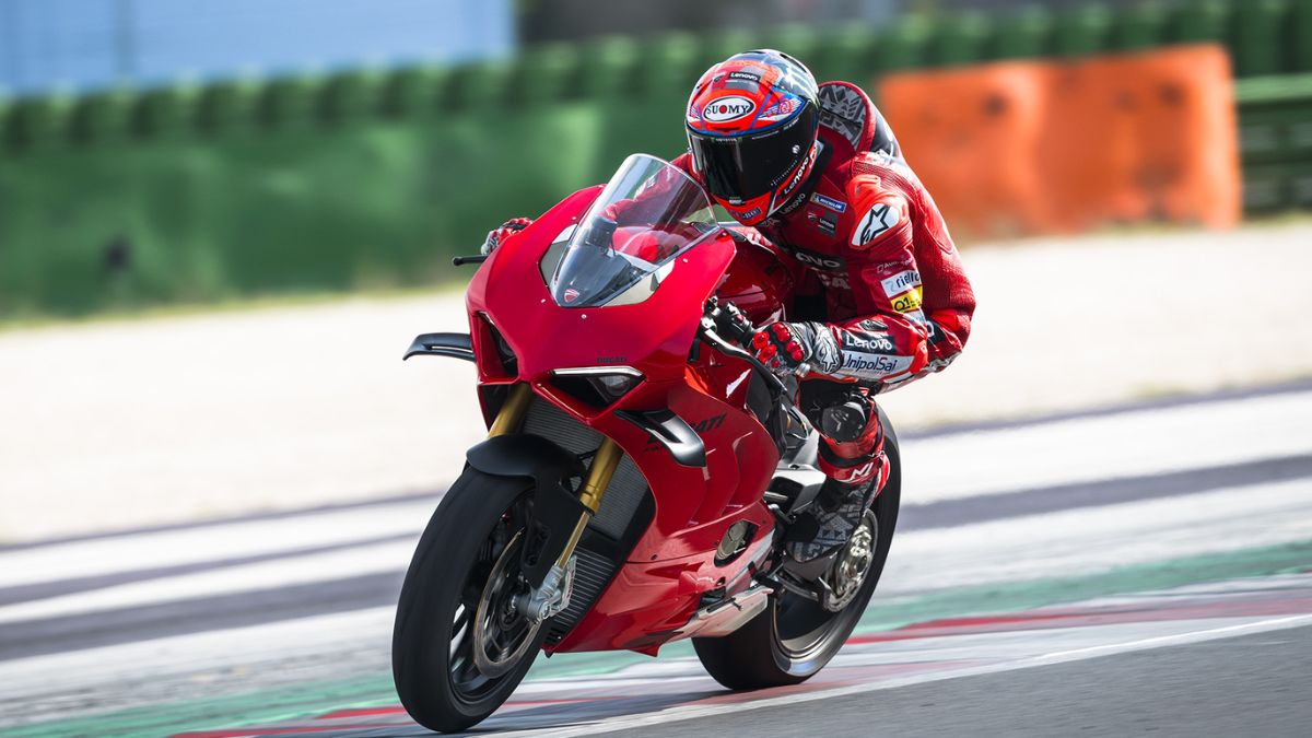 Ducati Panigale V4 Review